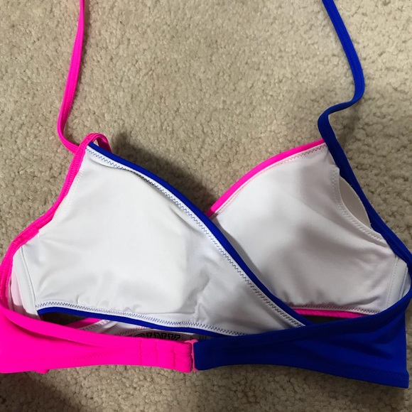 VS bathing suit - Picture 2 of 3